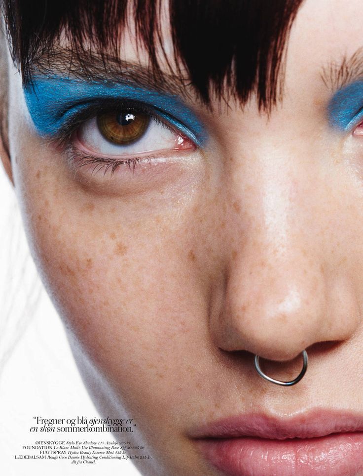 model-blue-eyeshadow-makeup-editorial