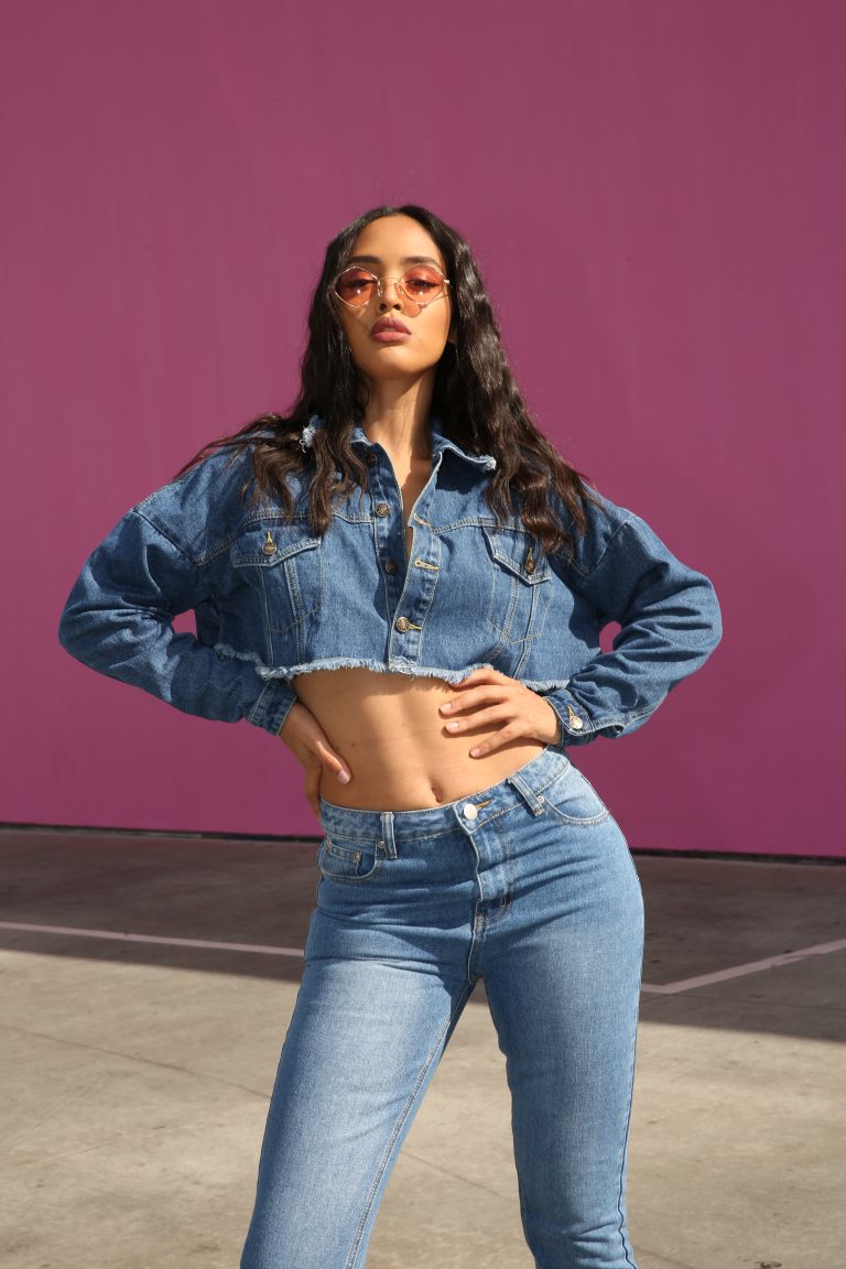 Hanging With: Izabela Guedes | The 411 | PLT